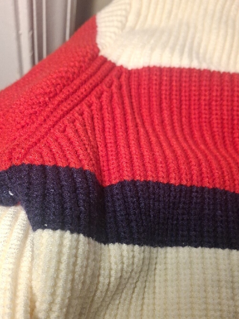 Gucci Men's Cream Zip-Up Sweater with Red & Navy Stripes - Picture 4 of 10